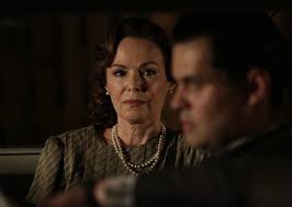 JOIA RARA: Pilar entrega a Manfred as provas de Sílvia contra Ernest (SE  LIGUE NAS NOVELAS)