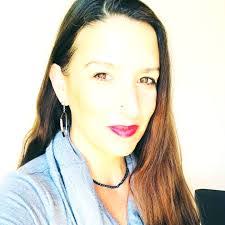 Courtney Lowe's Instagram, Twitter & Facebook