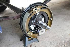 Electric brakes are a legal requirement for all trailers over 2000kg atm. Effectiveness Of Self Adjusting Trailer Brakes Trailer Life