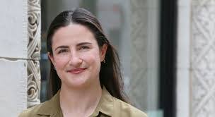 Robin Landis's Instagram, Twitter & Facebook