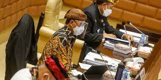 Wapres mengatakan, ketentuan terkait libur dan mudik lebaran 2021 akan diputuskan sebelum bulan ramadhan. Pemerintah Larang Mudik Lebaran 2021 Merdeka Com