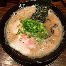 厳選 本当に美味しい店はここ 福岡県の 絶品豚骨ラーメン ランキングtop7 retrip リトリップ 美味しい 食品と飲料 美味しいラーメン