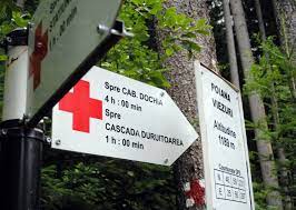 Monument al naturii, cascada duruitoarea este una dintre principalele atractii care exista pe masivul ceahlau. M CeahlÄƒu Cascada Duruitoarea Lacul Bicaz