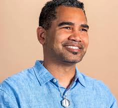 💬 CONVERSATION 💬 Issue 16 features a conversation between Marcus Civin  @marcuscivinwriting and Bay Area artist and educator Demetri Broxton  @dbroxtonstudio 🌟 Broxton works at San Francisco's Museum of the Diaspora,  and