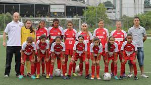 Pela 13ª rodada do campeonato paulista, o time feminino do santos fc venceu a equipe paulistana por 4 a 0 e chegou aos 23 pontos na terceira posição do grupo 02. Sub 13 Futebol Feminino Centro Olimpico