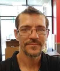 Ychwanegodd Sarah...