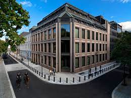 Vuosikorko 21,92 % 1500 € luotolle. Norges Bank Og Bankplassen Sept16 Businessportal Norwegen