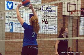 Volleyball coachindustry is full of talent. Dochters Vital Heynen Tegenover Elkaar Aan Het Net Dilsen Stokkem Het Belang Van Limburg Mobile