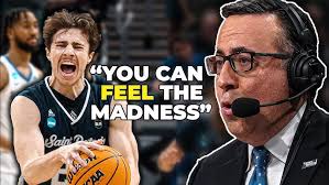 Kansas' Lagerald Vick scores 14 points to push the Jayhawks to the Final  Four