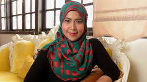 Siti nordiana — harum tak lagi wangi 04:27. Syura Terkenang Zaman Dilabel Penyanyi Kampung