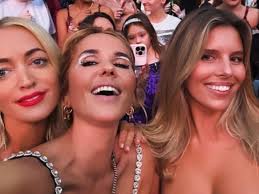 Live updates from Taylor Swift's Sydney Eras Tour Adorable moment as young  Swifty gets '22' hat