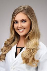 Class of 2022 College of Pharmacy Candidate Renna Sakka recently  contributed to an article for the American Society of Health-System  Pharmacists about pursuing a #pharmacy degree during a global pandemic!  Read all