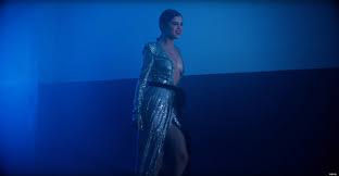 55,477 views, added to favorites 1,062 times. Selena Gomez In The Wolves Music Video On A New Episode Of Celebrity Soap Opera Selena Gomez And Bella Hadid Wore The Same Silver Dress Popsugar Fashion Photo 3