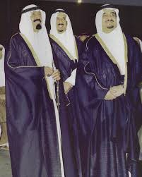 الملك فهد والملك عبدالله رحمهم الله والملك سلمان حفظه الله Middle Eastern History Middle Eastern Nun Dress