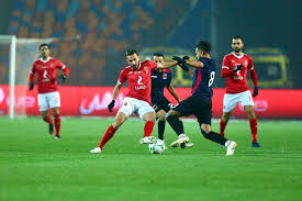 الأهلي لا يرحم الشياطين الحمر يحقق الفوز العاشر تواليا بثلاثية إف سي مصر موقع سبورت 360 تفوق النادي الأهلي على نظيره إف سي مصر Soccer Field Soccer Sports