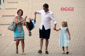 Soltanto dopo si può parlare del resto. Fabio Fazio Con La Moglie Gloria E I Figli Capriole Di Felicita Gossip