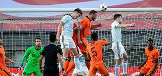 Deze lijst van voetbalinterlands is een overzicht van alle officiële voetbalwedstrijden tussen de teams van nederland en schotland. Schotland Levert Oranje Flinke Kopzorgen Op Voor Ek