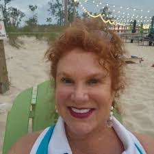 Renee Schwartz's Instagram, Twitter & Facebook