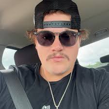 Noah Vanderdoes (@noah.vanderdoes) • Facebook