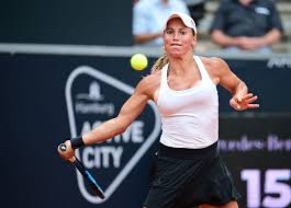 18/07/2021 yulia putintseva (en russe: Wta Budapest Putintseva Sort La Locale Galfi Collins Abandonne Wtabudapest Budapest Collins Wta Tennisactu