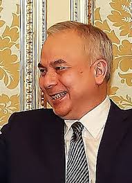 Raja ahmad nazim azlan shah , raja kechil sulong. Nazrin Shah Of Perak Wikipedia