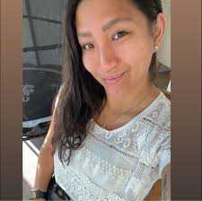 Kære smuklinger. Armbåndene er på vej! Vi venter på, at  "put-i-kuvert-og-slik-på-frimærke"-folkene bliver klar med alle de mange  tusinde forsendelser. Vi kan se, at der finder en del uautoriseret handel  sted med festivalbilletter,