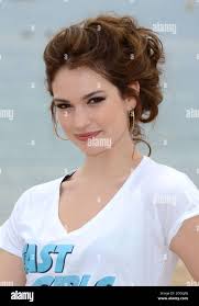 Lily James au photocall for Fast Girls à Cannes. Partie du 65e Festival de  Cannes Photo Stock