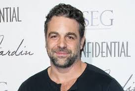 Chris McKenna (State Of Affairs), Grimm'in 6. sezon kadrosuna dahil oldu.