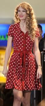 Although I M Not A Fan Of Her The Dress Is Adorable Taylor Swift Style Taylor Swift Dress Fashion