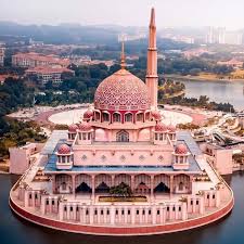 The original structure of the mosque was the product of a team of three people from the public works department. Putra Masjid Or Pink Mosque Malaysia Constructed With Rose Tinted Granite It Can Accommodate 15 000 Worshippers Mus Pink Mosque Beautiful Mosques Masjid