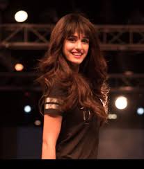 Disha Patani On Twitter You may fall for her innocent looks and beautiful smile. disha patani on twitter