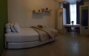 Sewa apartemen murah dari pemilik langsung harian mingguan bulanan tahunan tipe studio, 1/2/3 br kondisi furnished, semi furnished, unfurnished. Sewa Apartemen Saveria Bsd City Murah Butuh Uang Tanpa Perantara