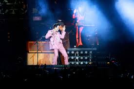 See the weird snl skit featuring kacey musgraves that didn't air video. Review Harry Styles And Kacey Musgraves At American Airlines Center 6 5 18 Dallas Observer