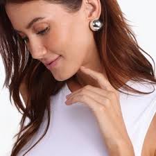 MELINDA MARIA Ear Cuff