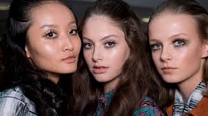 Finally a curler that works for me. The 6 Best Eyelash Curlers For Each Unique Eye Shape Teen Vogue