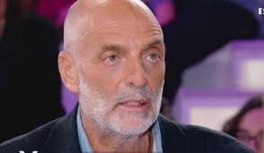 Brosio e aria laura difendono il loro amore. Paolo Brosio Fidanzato Di Maria Laura De Vitis Confessa Ho Una Malattia