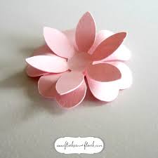 The colors of the flowers can be adapted. Paper Flowers Small Flower Template Piccomemorial