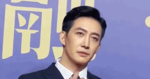 I saw an actor wearing fake abdominal muscles in a movie. This is not good.  I have to expose Peng Yuyan, Chen Kun, and Bai Jingting to grab the show.