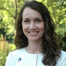 Cari Wallace's Instagram, Twitter & Facebook