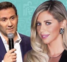تجميل الانف و تجميل الصدر و زراعة الشعر و تجميل الوجه و تجديد شباب البشرة بالليزر وغيرها. ÙƒØ§Ø±Ù„Ø§ Ø­Ø¯Ø§Ø¯ ØªÙØ§Ø¬Ø¦ Ø§Ù„Ø¬Ù…ÙŠØ¹ ÙˆØªØ³ØªØ¶ÙŠÙ Ø²ÙˆØ¬Ù‡Ø§ ØµÙˆØ± Ù…Ø¬Ù„Ø© Ø§Ù„Ø¬Ø±Ø³