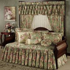 When you are looking for beds, there are several different ones to choose from, but a modern daybed is one that will give you features other beds will not give you. Daybed Covers Luxury Elegant And Stylish Daybed Sets