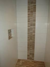 Ablage In Der Dusche Und Bordure Aus Mosaik In Holzoptik Badezimmer Mosaik Holzboden Im Bad Fliesen Holzoptik Bad