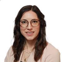 Ashley Akers's Instagram, Twitter & Facebook