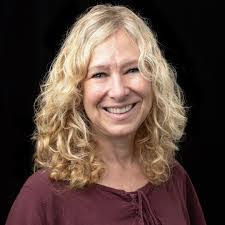 Lindsey Pleasant's Instagram, Twitter & Facebook