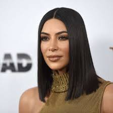 Follower darauf aufmerksam machen, wie wichtig es ist, seine natürliche schönheit zu schätz Kim Kardashian Themenseite