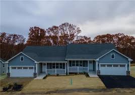 Search duplex and triplex homes for sale in johnston city il. 22 Johnston Condos For Sale Johnston Ri Townhouses Movoto
