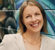 Deb Rees's Instagram, Twitter & Facebook