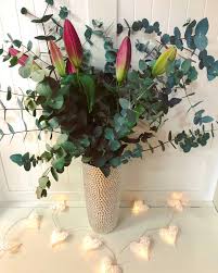 U příležitosti svátku svatého valentýna připravují některé obchody speciální valentýnské akce Kvetiny Na Valentyna Jsem To Ja