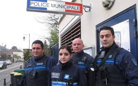Le parisien is a french daily newspaper covering both international and national news, and local news of paris and its suburbs. Epone 78 Police Municipale Intercommunale Le Sdpm Dans Le Parisien Syndicat De La Police Municipale N 1 Sdpm National