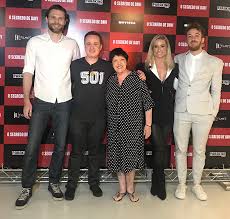 Um dia conhece jonatas (andré hendges), mais velho que ele. Elenco De O Segredo De Davi Relembra Mico Em Premiacao No Canada Todo Mundo De Smoking E A Gente De Shorts Estrelando